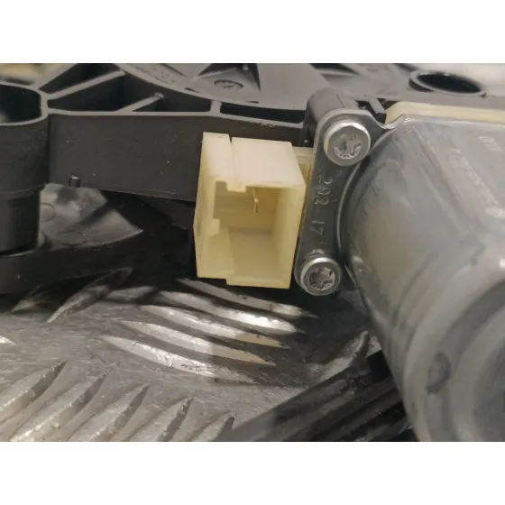 Elevalunas Delantero Derecho para Seat Ateca (Kh7)