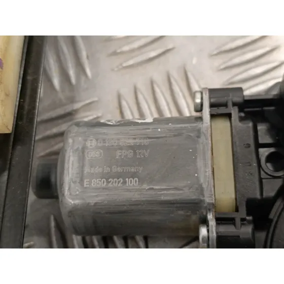 Elevalunas Delantero Derecho para Seat Ateca (Kh7)