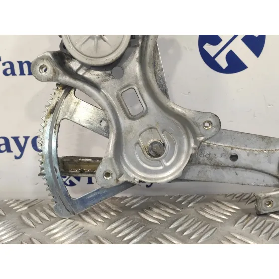 Elevalunas Trasero Derecho para Toyota Corolla Verso (R1)