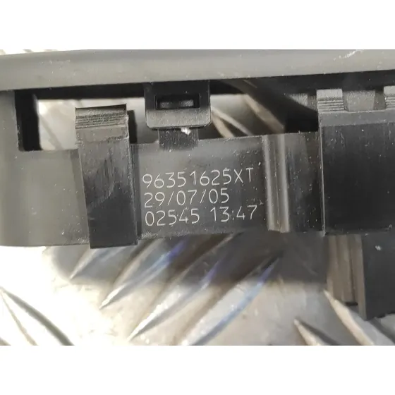 Mando Elevalunas Delantero Derecho para Peugeot 307 Break/Sw (S2)