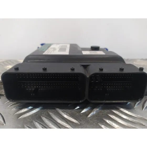 Centralita Motor Uce para Opel Astra J Sports Tourer