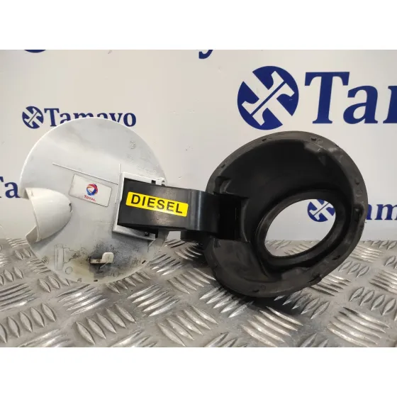 Tapa Exterior Combustible para Peugeot 208