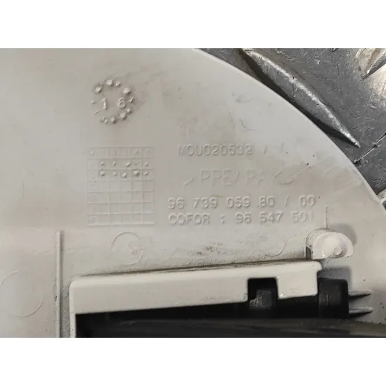 Tapa Exterior Combustible para Peugeot 208