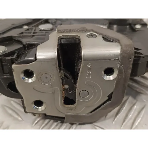 Cerradura Puerta Delantera Derecha para Toyota Yaris (Ksp9/Scp9/Nlp9)
