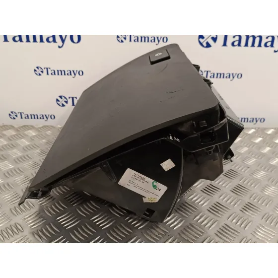 Guantera para Volkswagen Passat Variant (365)