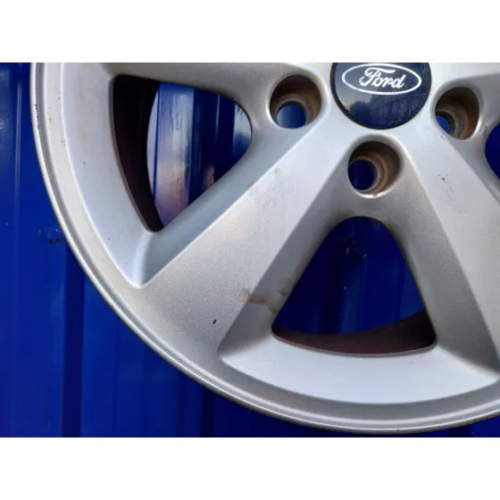 Llanta para Ford Focus Berlina (Cap)