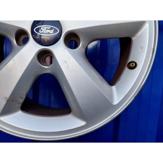 Llanta para Ford Focus Berlina (Cap)