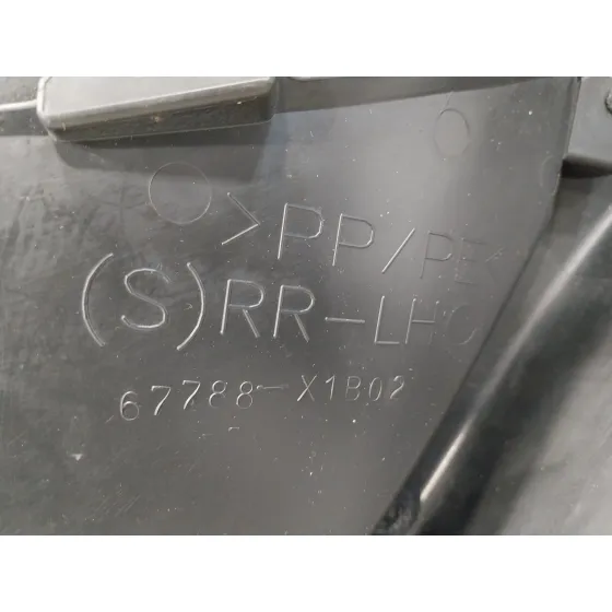Guarnecido Puerta Trasera Derecha para Toyota Rav 4 (A3)