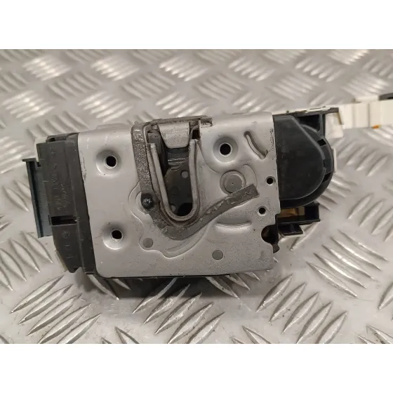 Cerradura Puerta Delantera Izquierda para Mercedes-Benz Sprinterii Caja Abierta (Desde 01.06)