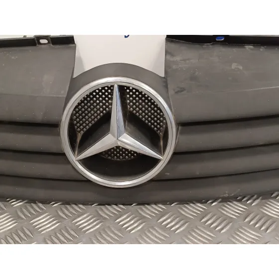 Rejilla Delantera para Mercedes-Benz Vaneo (W414) Furgoneta Compacta