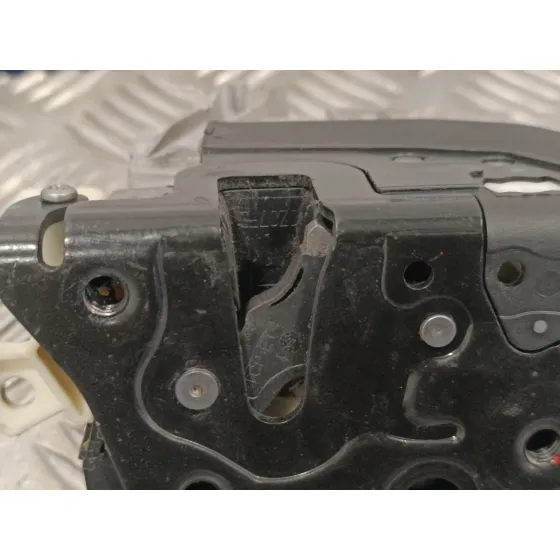 Cerradura Puerta Delantera Derecha para Volkswagen Passat Variant (365)