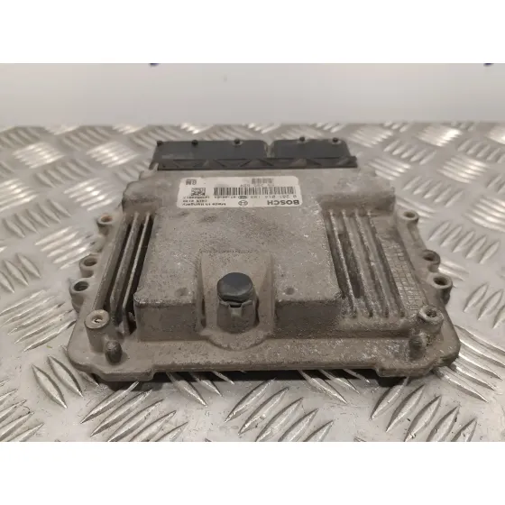 Centralita Motor Uce para Opel Astra Gtc