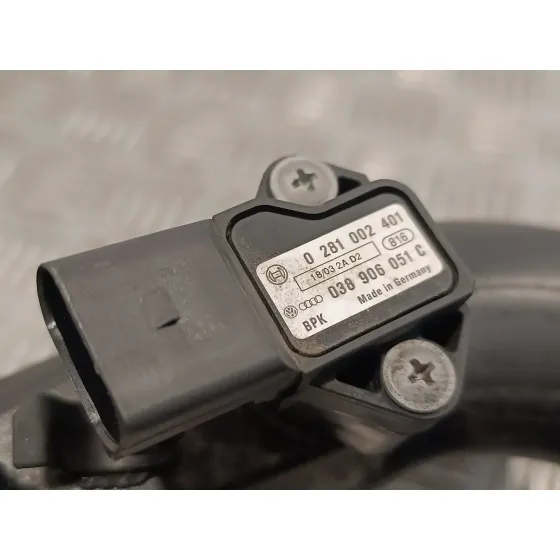 Tubo para Volkswagen Passat Berlina (3B3)