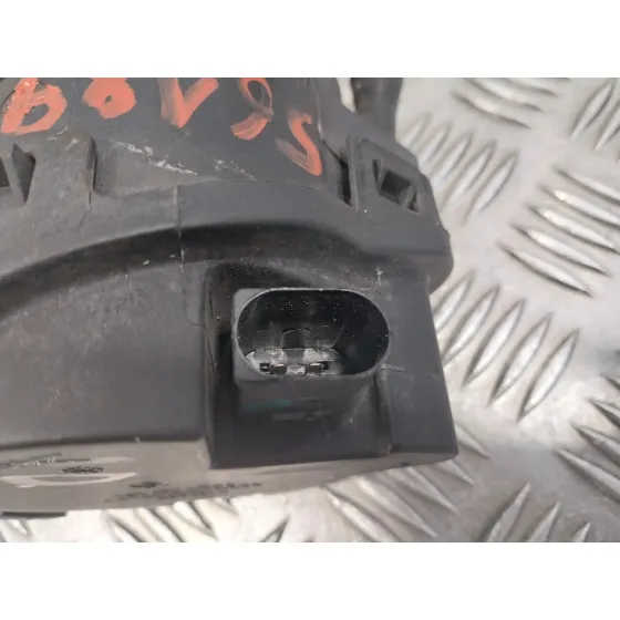Faro Antiniebla Derecho para Audi A6 Berlina (4F2)