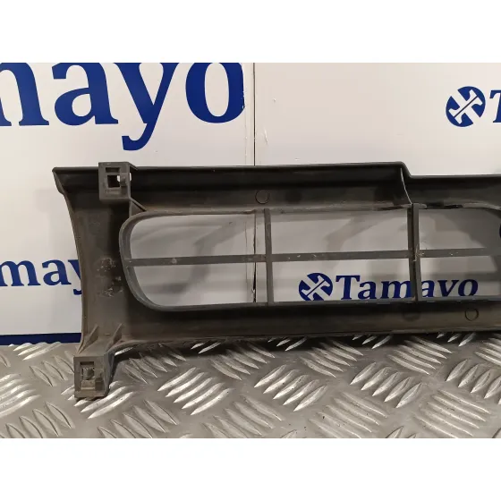 Rejilla Delantera para Nissan Terrano/Terrano.ii (R20)