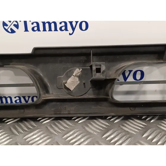 Rejilla Delantera para Nissan Terrano/Terrano.ii (R20)