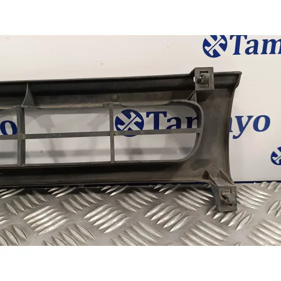 Rejilla Delantera para Nissan Terrano/Terrano.ii (R20)