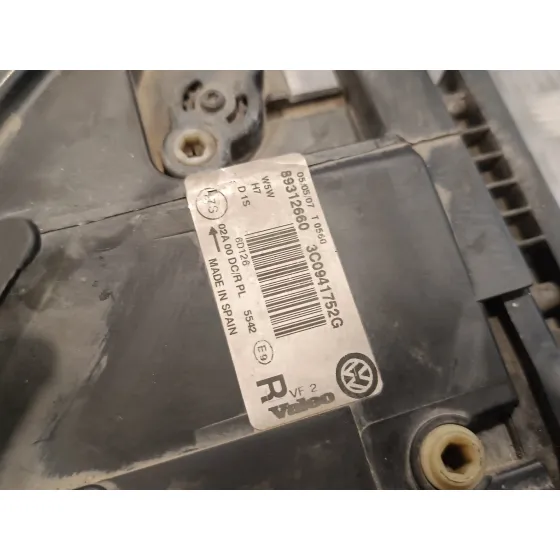 Faro Derecho para Volkswagen Passat Berlina (3C2)