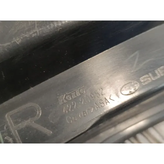 Moldura para Subaru Legacy Berl. B13 (Bl)