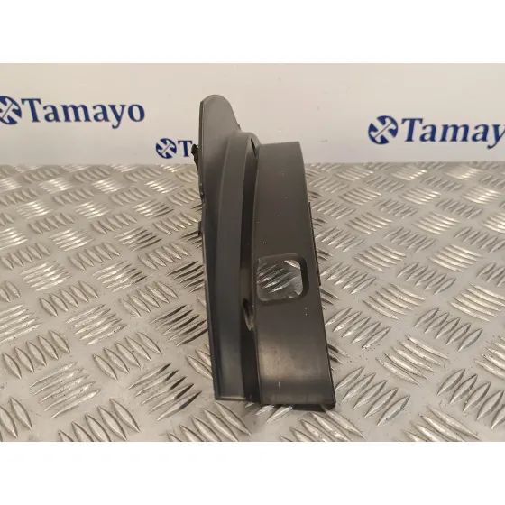 Moldura para Subaru Legacy Berl. B13 (Bl)