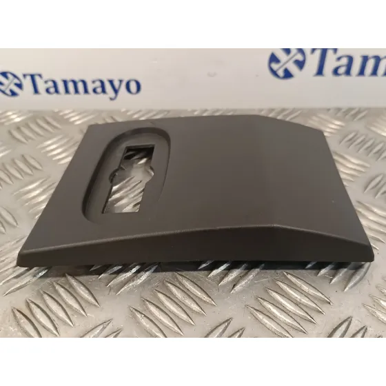 Moldura Exterior Delantera Derecha para Volkswagen Crafter Caja Cerrada