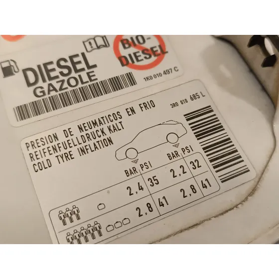 Tapa Exterior Combustible para Seat Exeo St (3R5)(2009>)