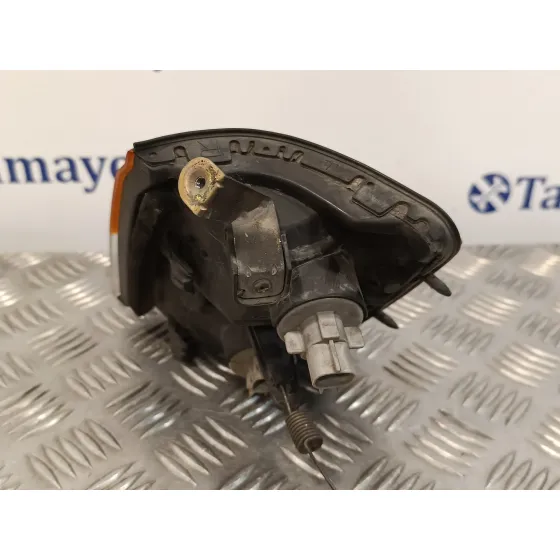 Piloto Delantero Derecho para Mitsubishi Montero (V20/V40)