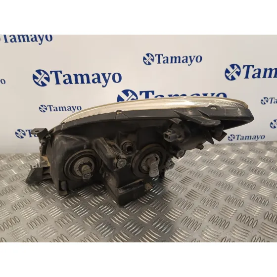 Faro Derecho para Toyota Corolla Verso (R1)