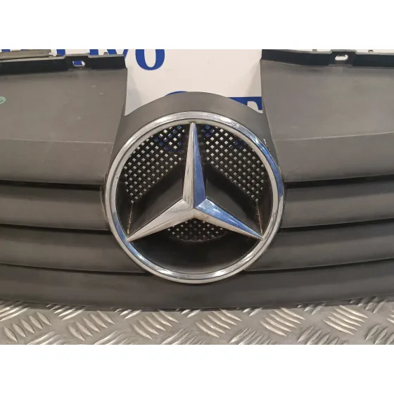 Rejilla Delantera para Mercedes-Benz Vaneo (W414) Furgoneta Compacta