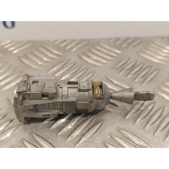 Bombin Puerta Delantera Izquierda para Volkswagen Polo (6C1)