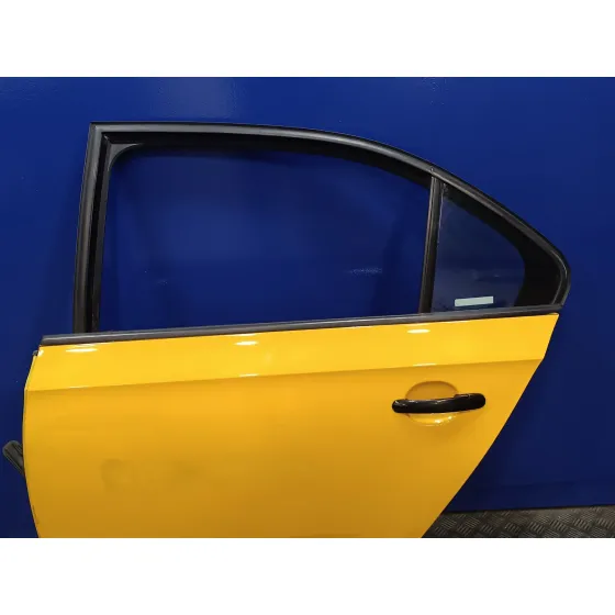 Puerta Trasera Izquierda para Skoda Rapid