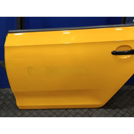 Puerta Trasera Izquierda para Skoda Rapid