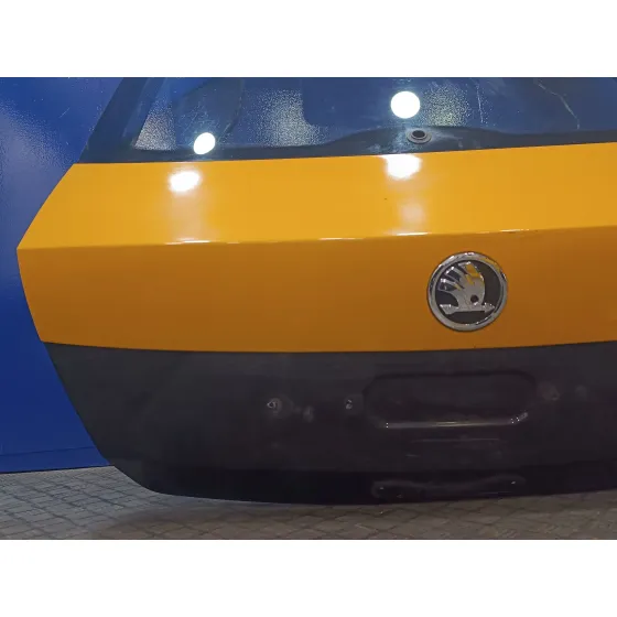Porton Trasero para Skoda Rapid