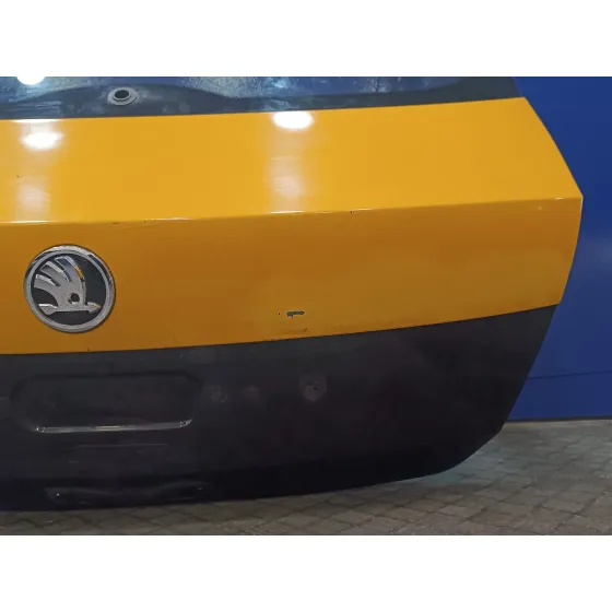 Porton Trasero para Skoda Rapid