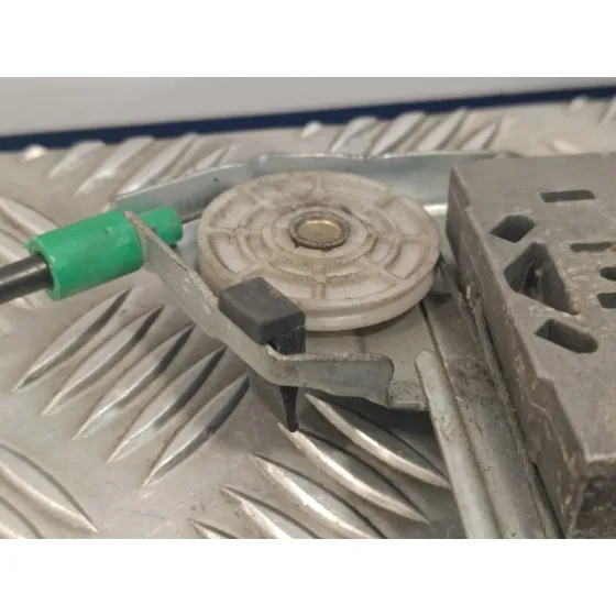 Elevalunas Delantero Derecho para Peugeot 206 Cc