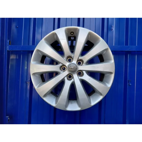 Llanta para Opel Astra J Lim.