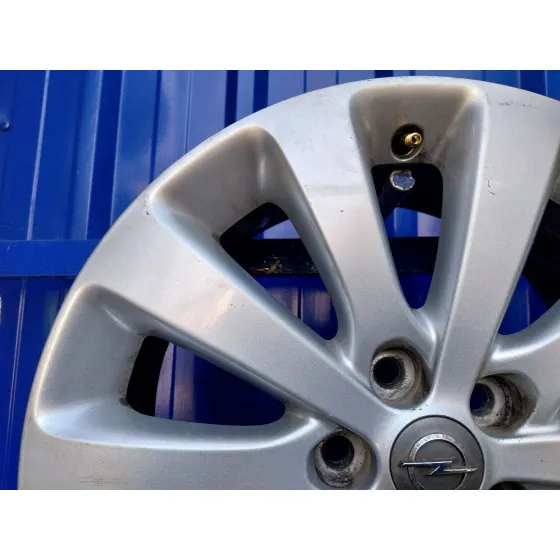 Llanta para Opel Astra J Lim.