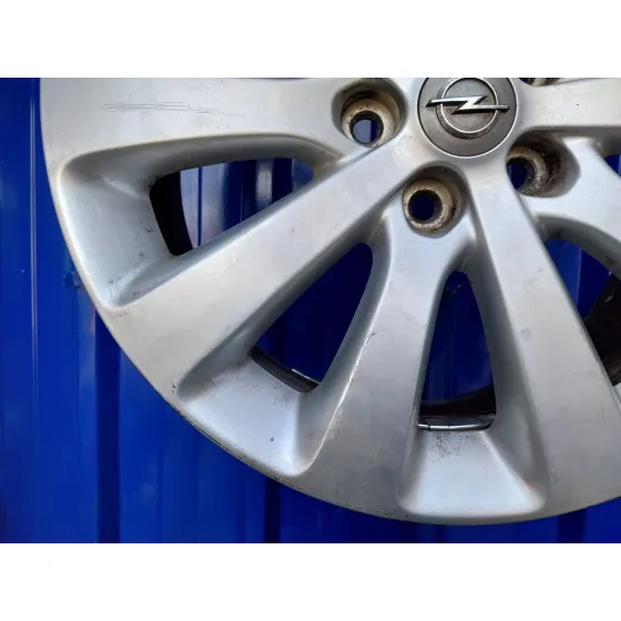 Llanta para Opel Astra J Lim.