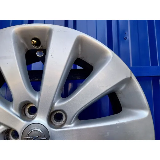 Llanta para Opel Astra J Lim.