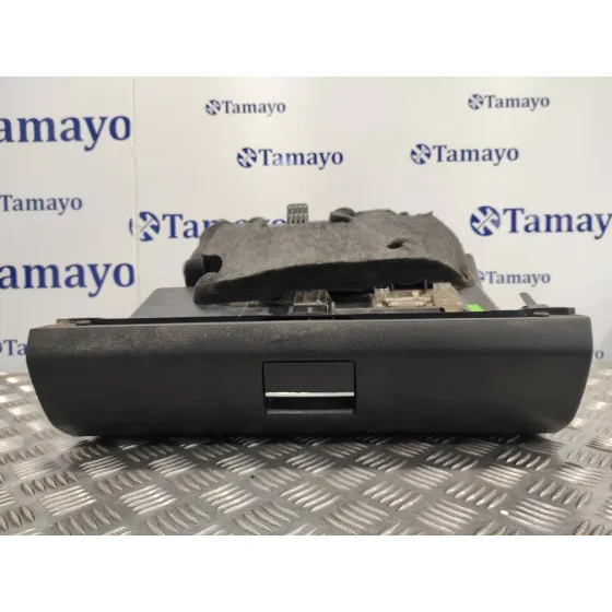 Guantera para Mercedes-Benz Clase B (W245)
