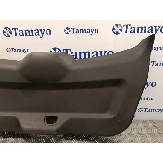 Guarnecido Porton Trasero para Opel Antara