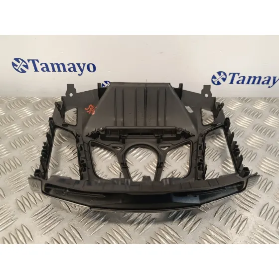 Plasticos Varios Interior para Ford Focus Turn.