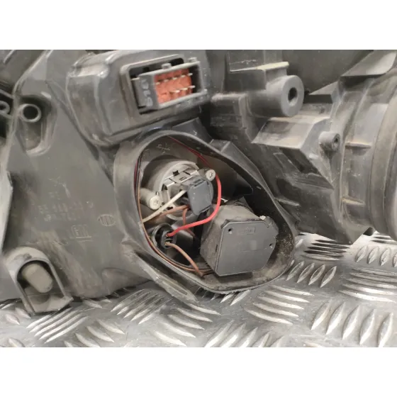 Faro Derecho para Opel Vectra C Berlina