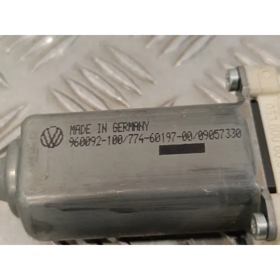Motor Elevalunas Trasero Derecho para Volkswagen Passat Berlina (3C2)