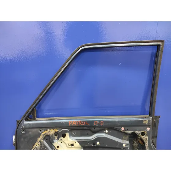 Puerta Delantera Derecha para Nissan Patrol Gr (Y60)