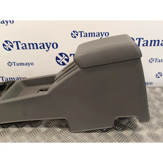 Apoyabrazos Central para Nissan Terrano/Terrano.ii (R20)