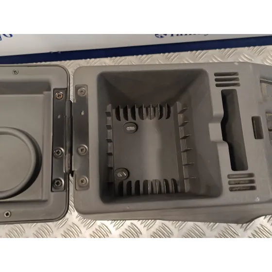 Apoyabrazos Central para Nissan Terrano/Terrano.ii (R20)
