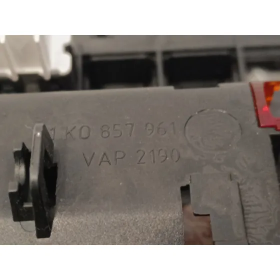 Cenicero para Volkswagen Golf V Berlina (1K1)