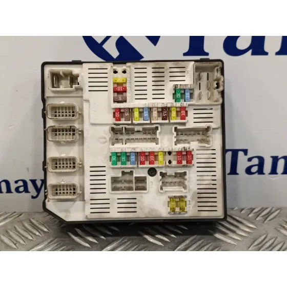 Caja Reles / Fusibles para Renault Megane Iii Berlina 5 P