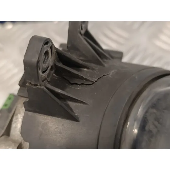 Faro Antiniebla Derecho para Audi A4 Avant (8E)